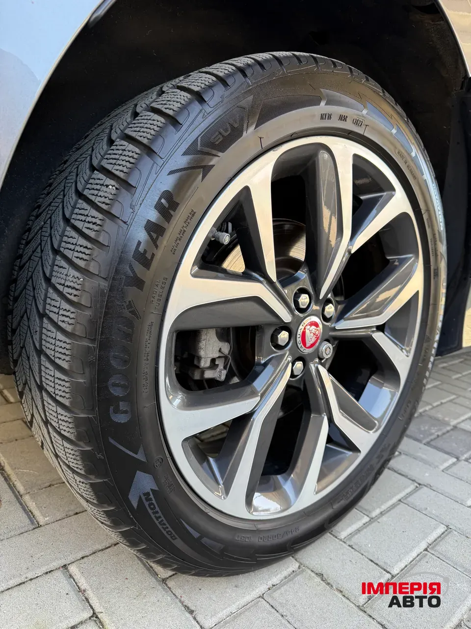 Jaguar I-Pace - фото 11