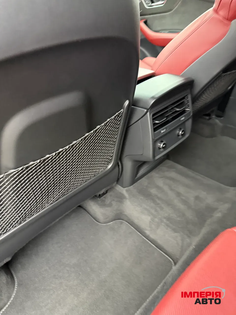 Audi SQ8 - фото 17