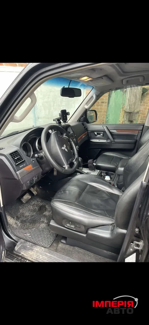 Mitsubishi Pajero - фото 4