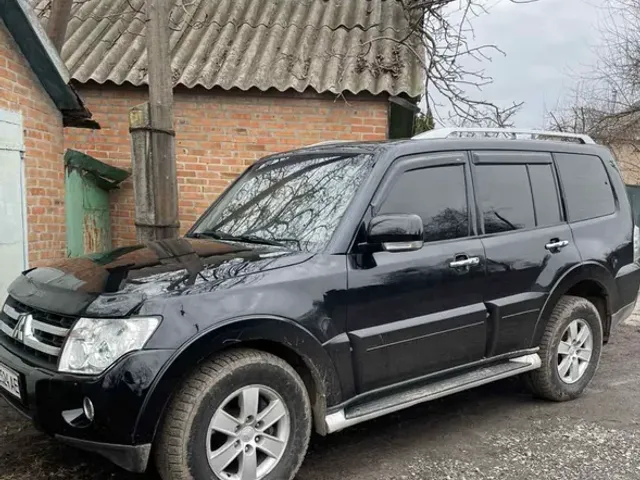 Mitsubishi Pajero - фото 3