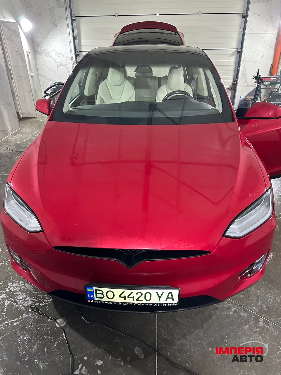 Tesla Model X - фото 1