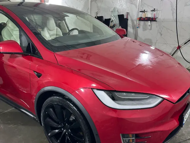 Tesla Model X - фото 2