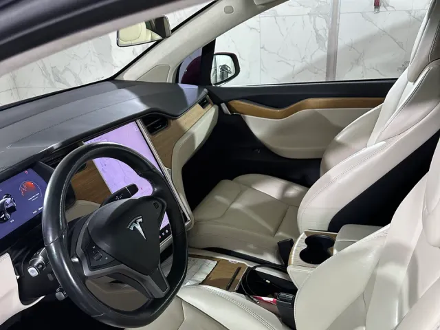 Tesla Model X - фото 3