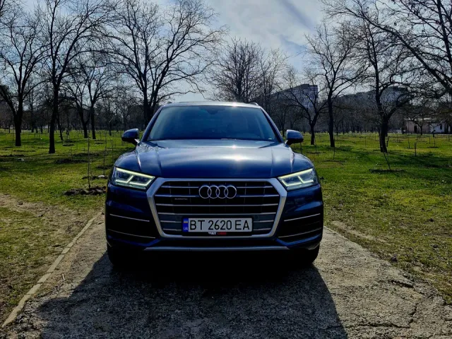 Audi Q5 - фото 1