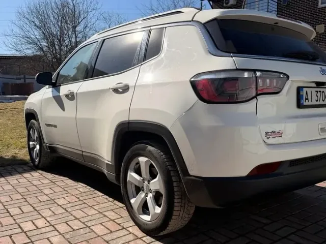Jeep Compass - фото 2