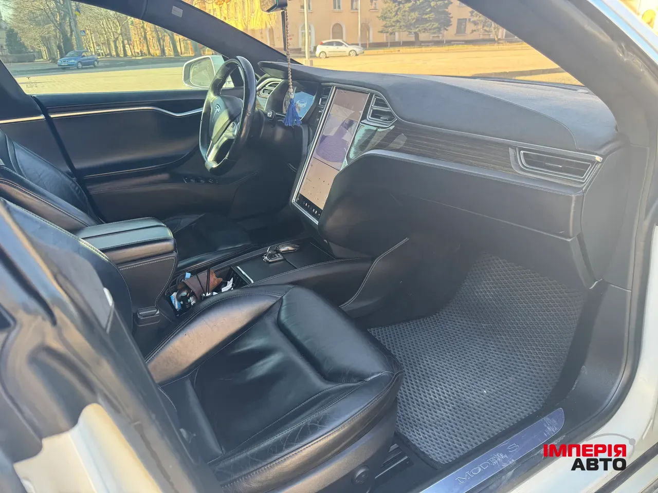 Tesla Model S - фото 11