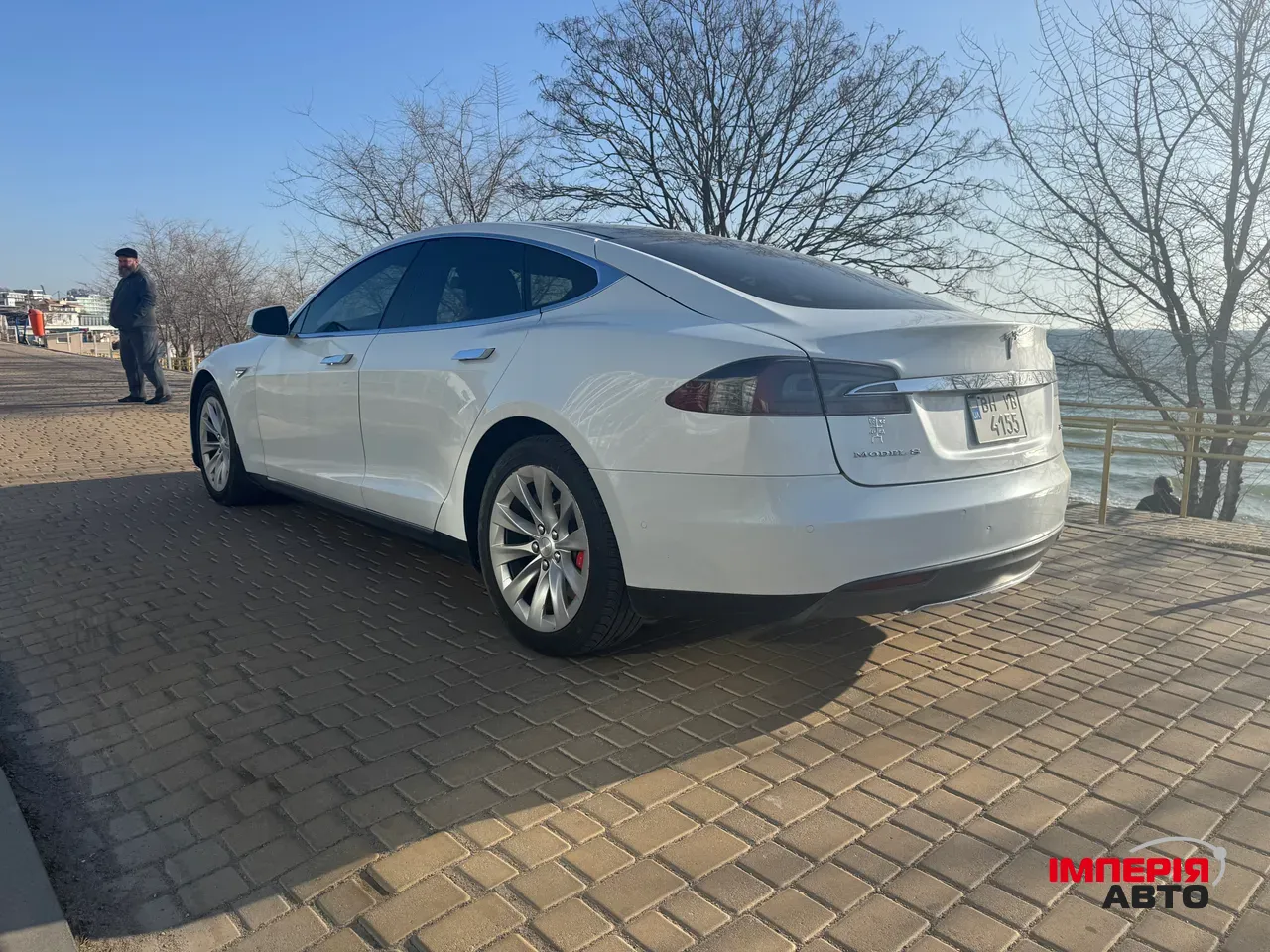 Tesla Model S - фото 6