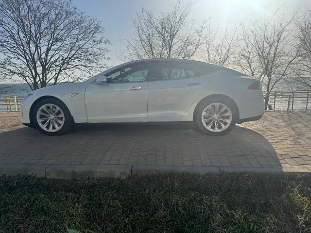 Tesla Model S - фото 5