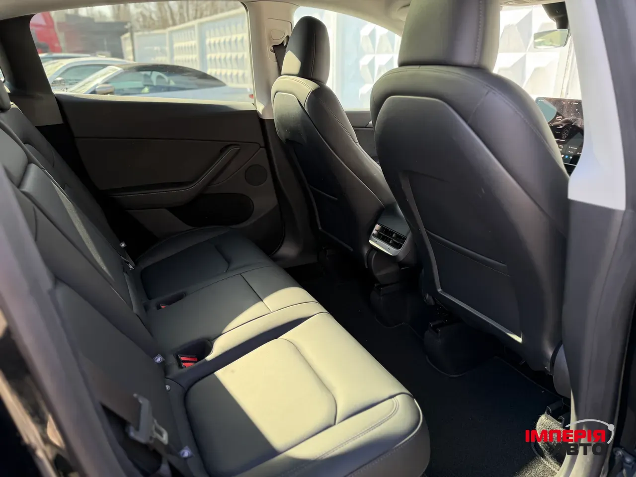 Tesla Model Y - фото 50