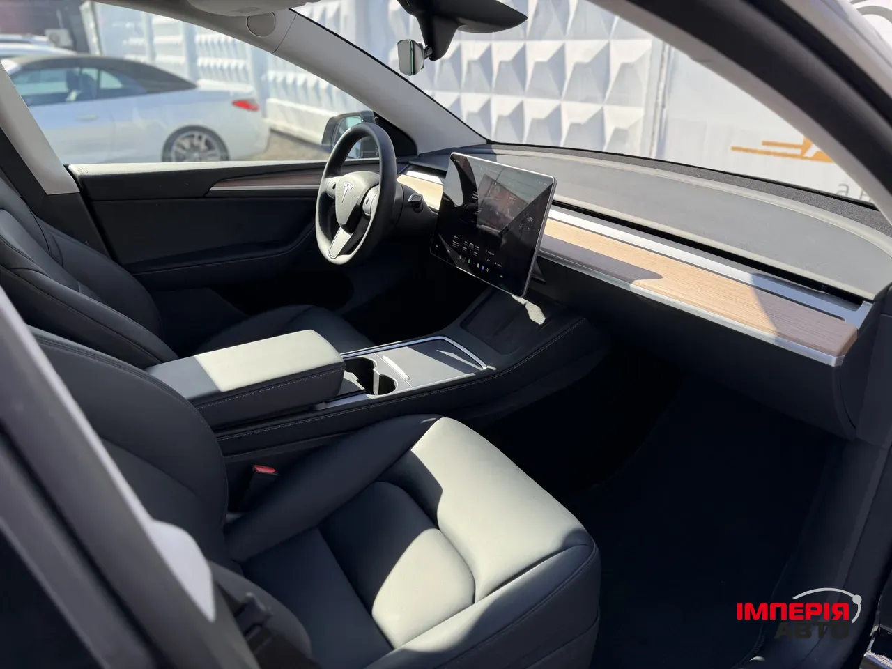 Tesla Model Y - фото 49