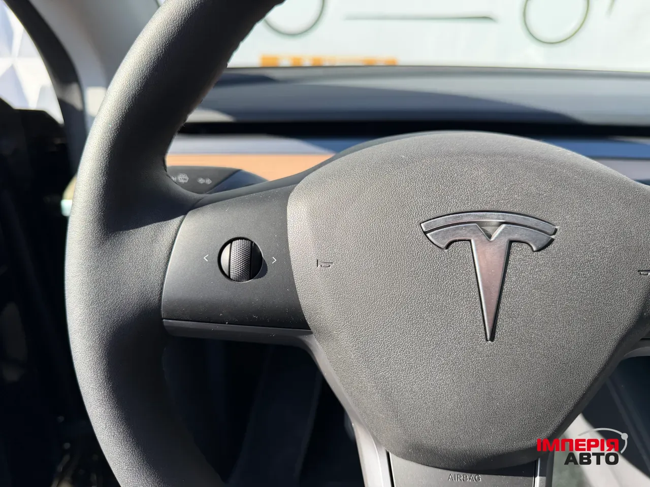 Tesla Model Y - фото 27