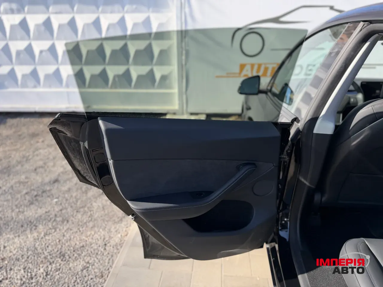 Tesla Model Y - фото 46