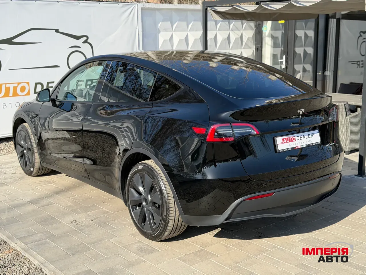 Tesla Model Y - фото 8