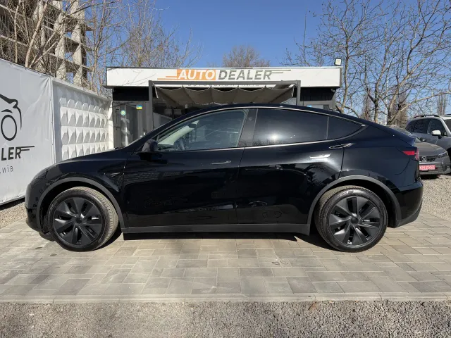 Tesla Model Y - фото 4