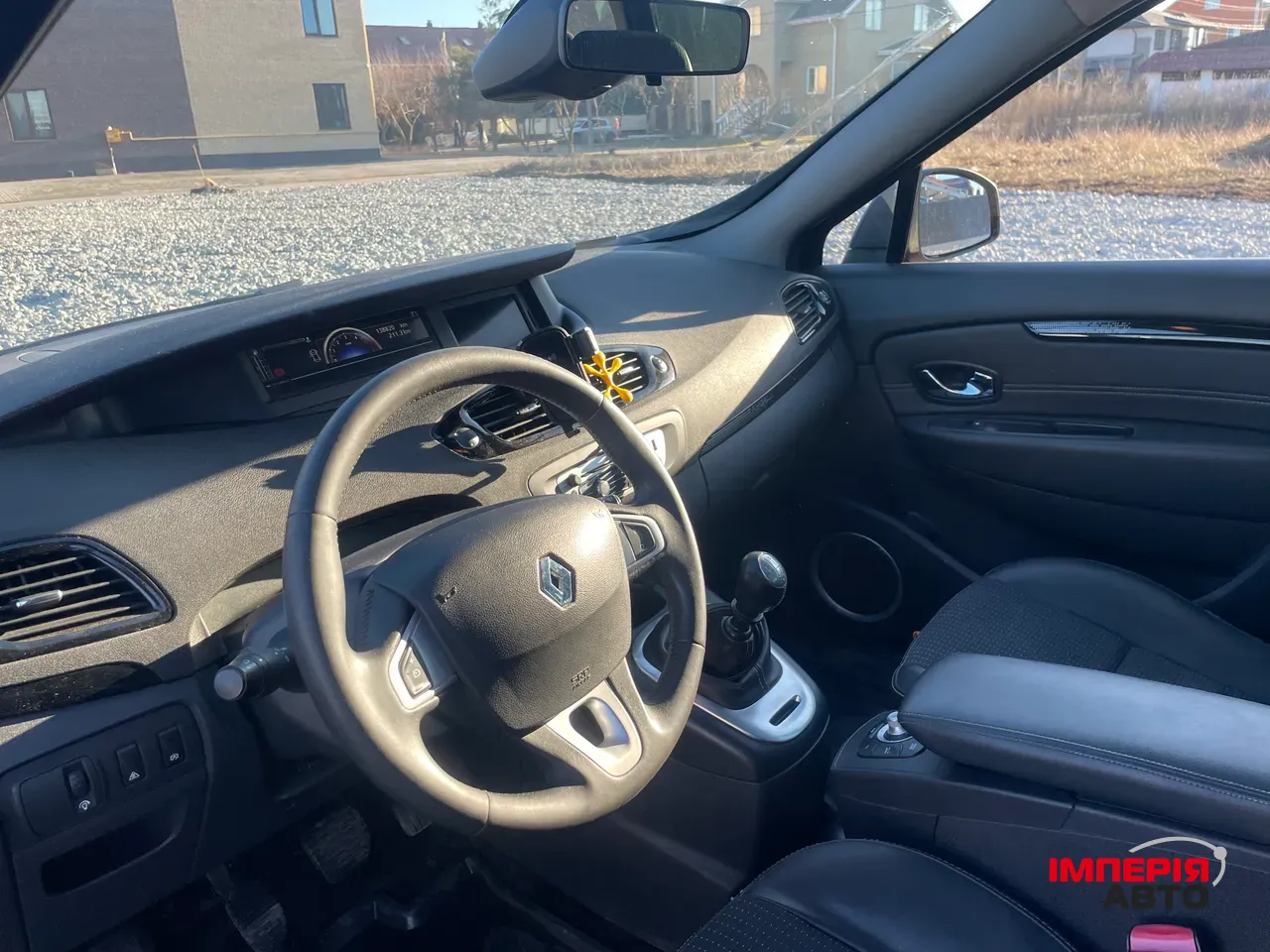 Renault Scenic - фото 8