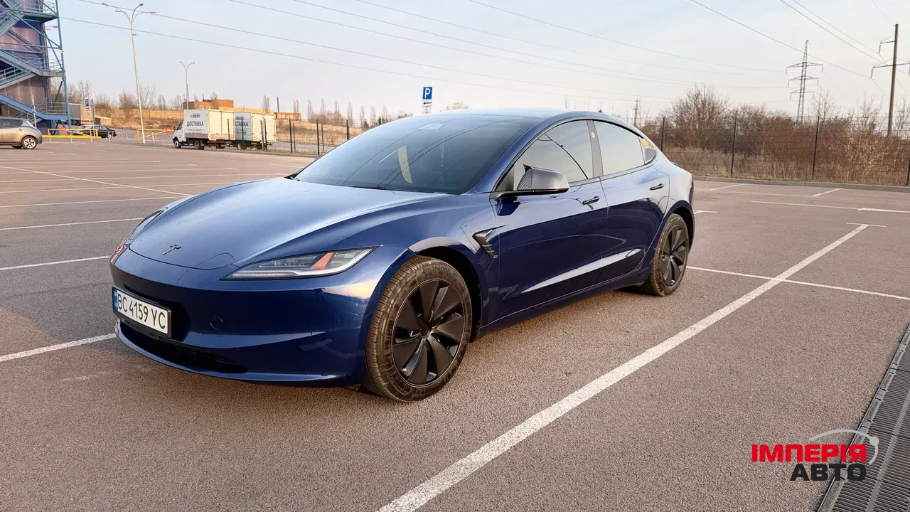 Tesla Model 3 - фото 1