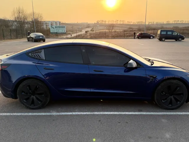 Tesla Model 3 - фото 4