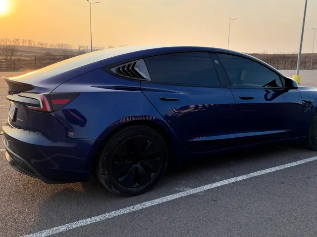 Tesla Model 3 - фото 5