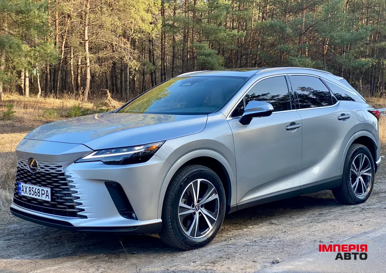 Lexus RX - фото 1
