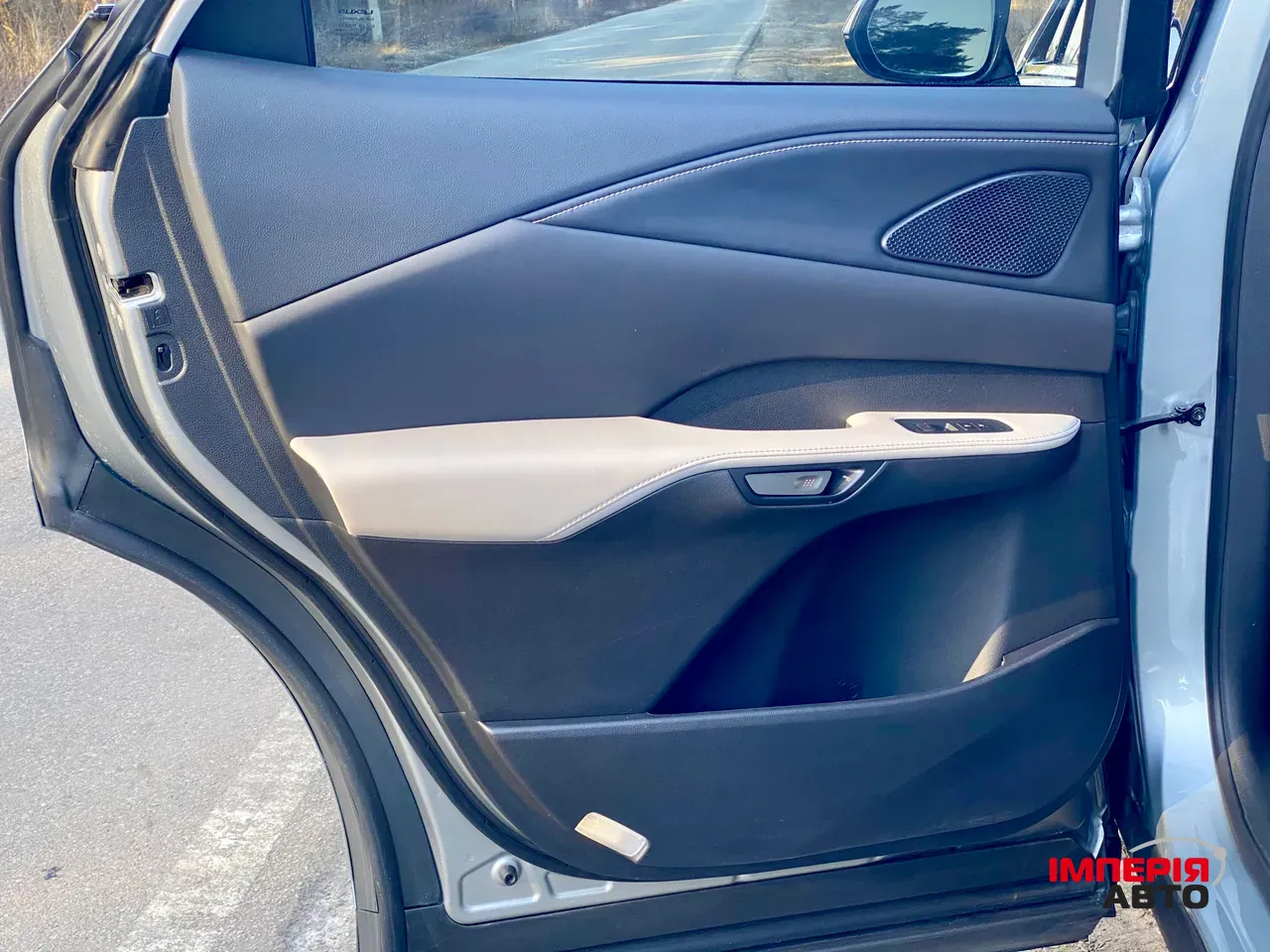 Lexus RX - фото 19