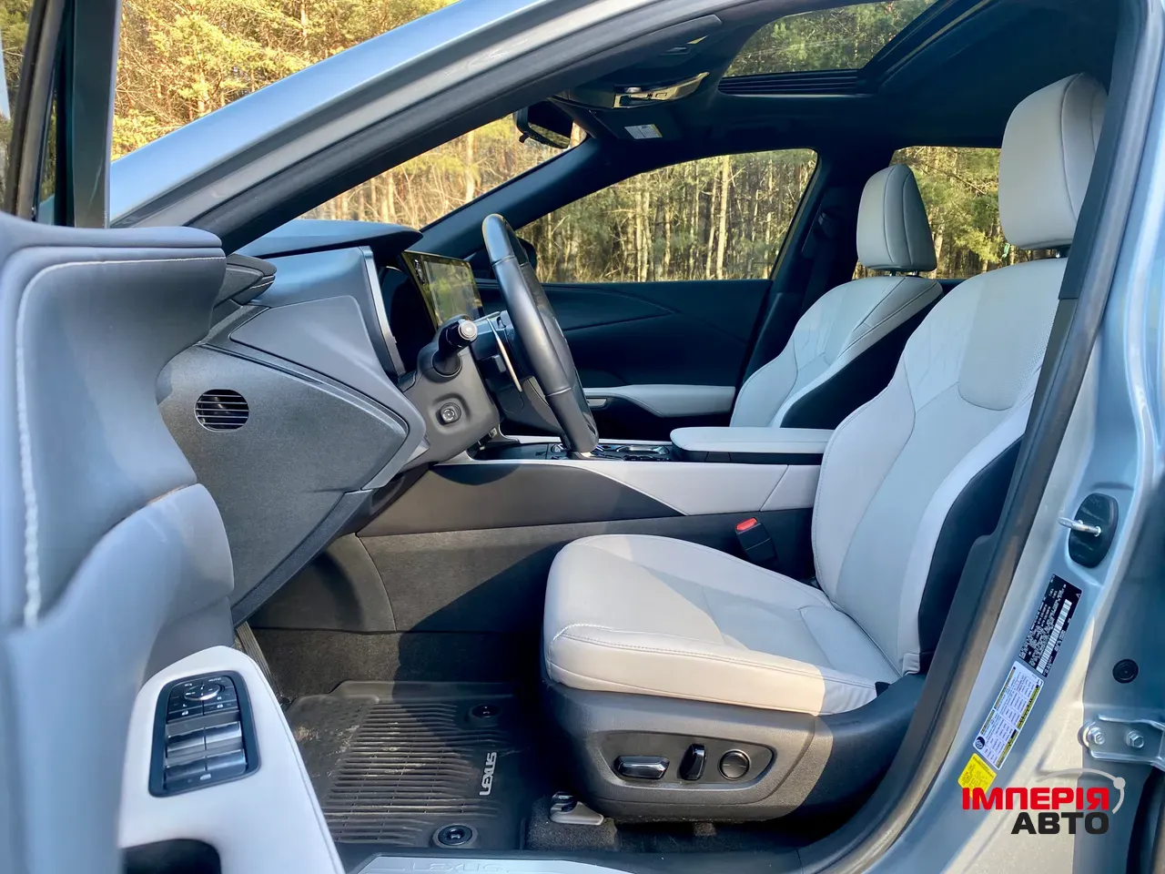 Lexus RX - фото 22