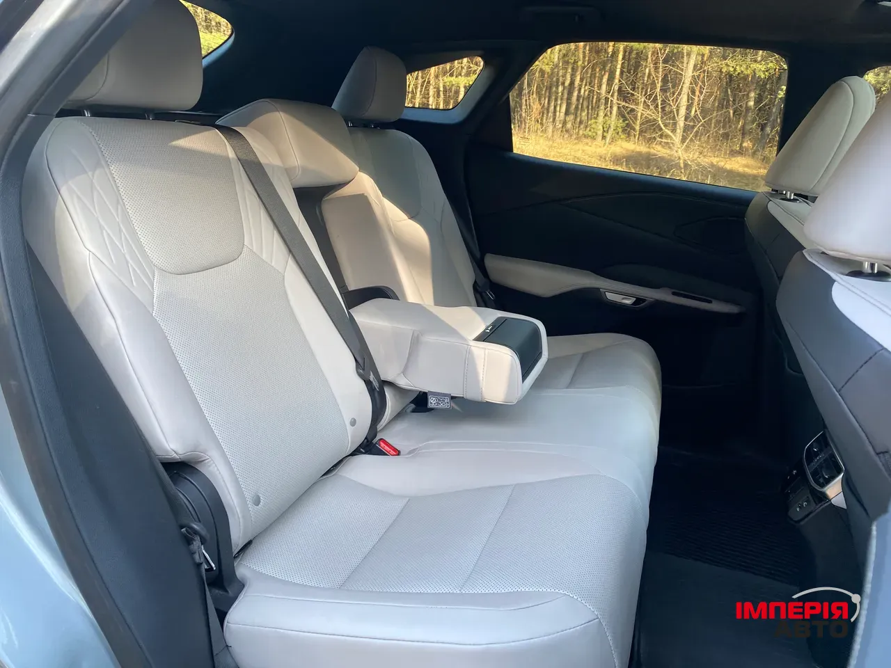 Lexus RX - фото 17