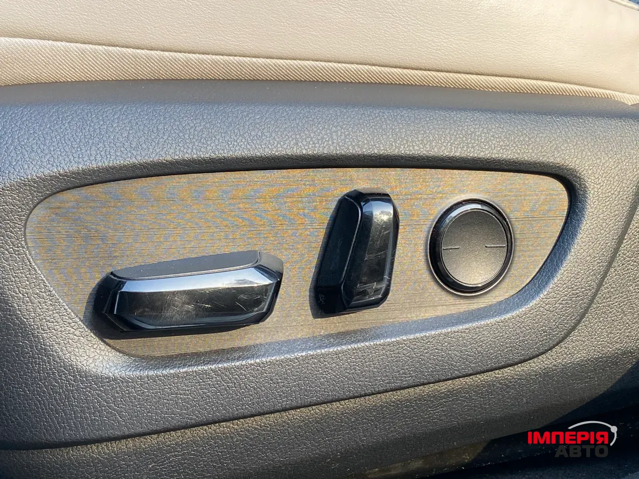 Lexus RX - фото 33