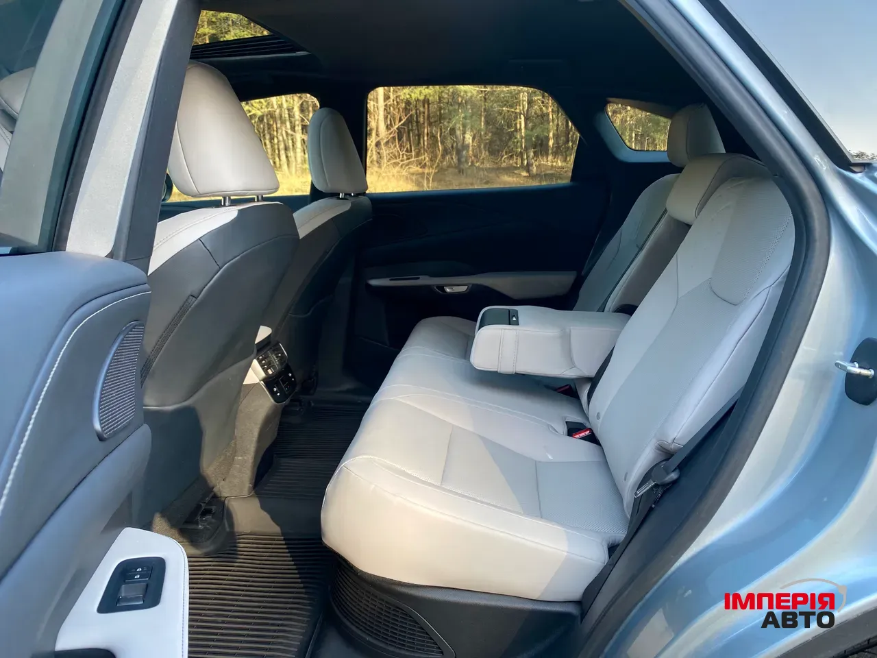 Lexus RX - фото 20