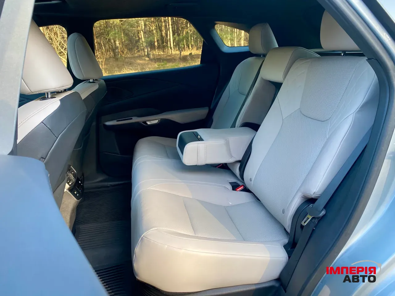 Lexus RX - фото 21