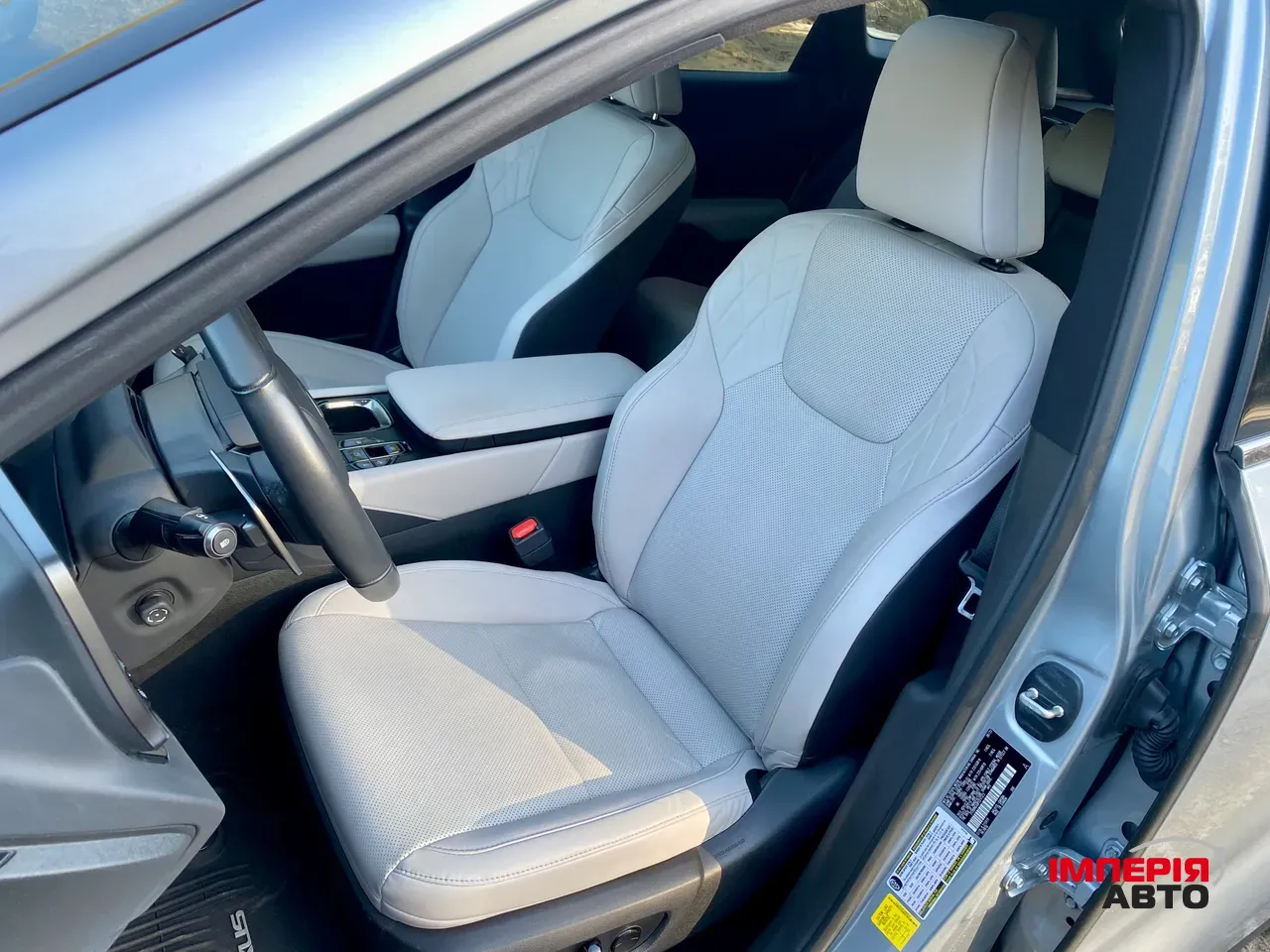 Lexus RX - фото 23