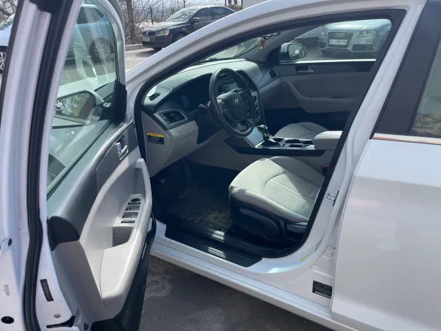 Hyundai Sonata - фото 4