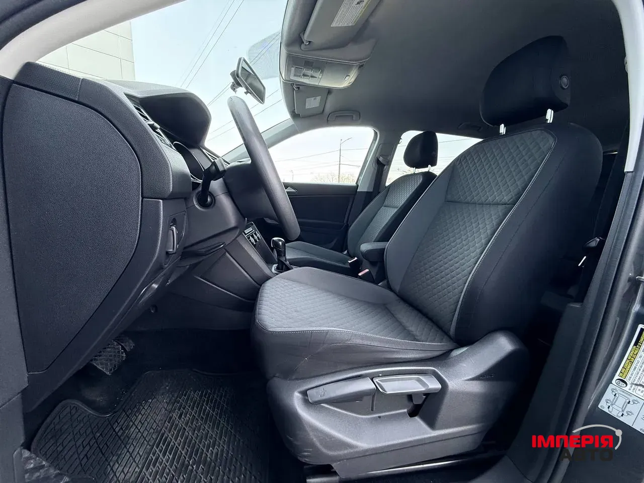 Volkswagen Tiguan - фото 13