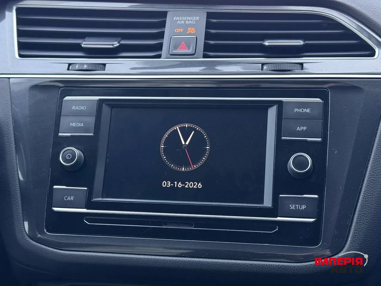 Volkswagen Tiguan - фото 11