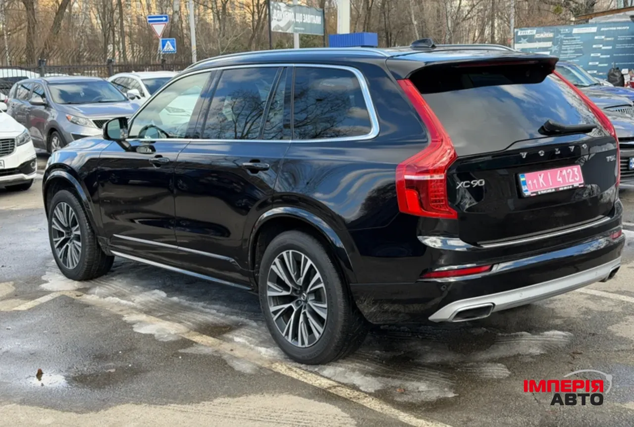 Volvo XC90 - фото 8