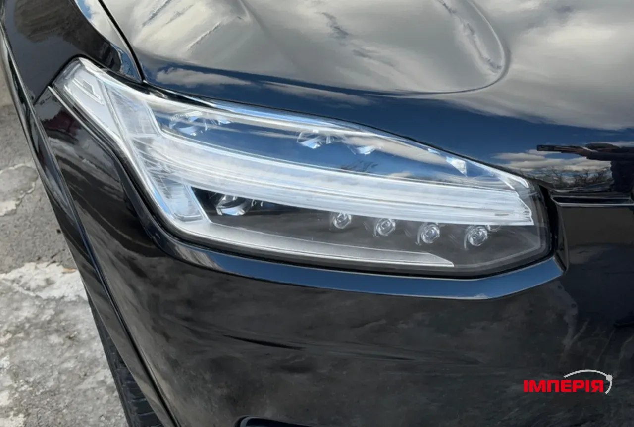 Volvo XC90 - фото 13