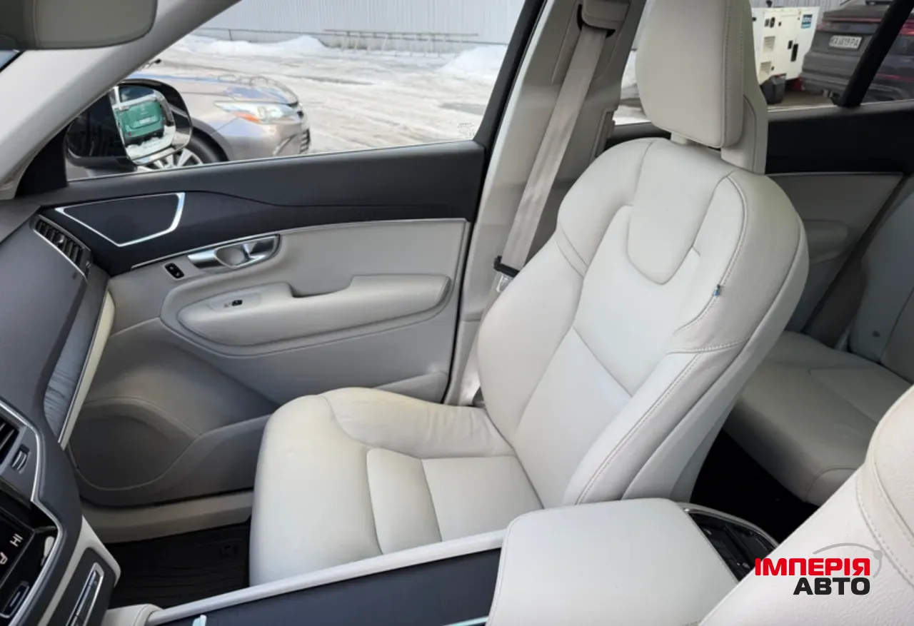 Volvo XC90 - фото 15