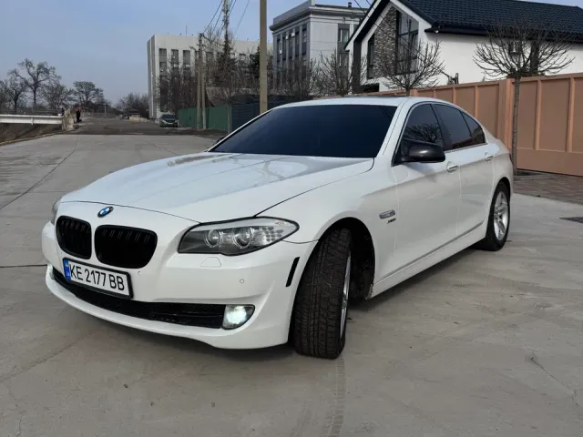 BMW 5 серії - фото 1