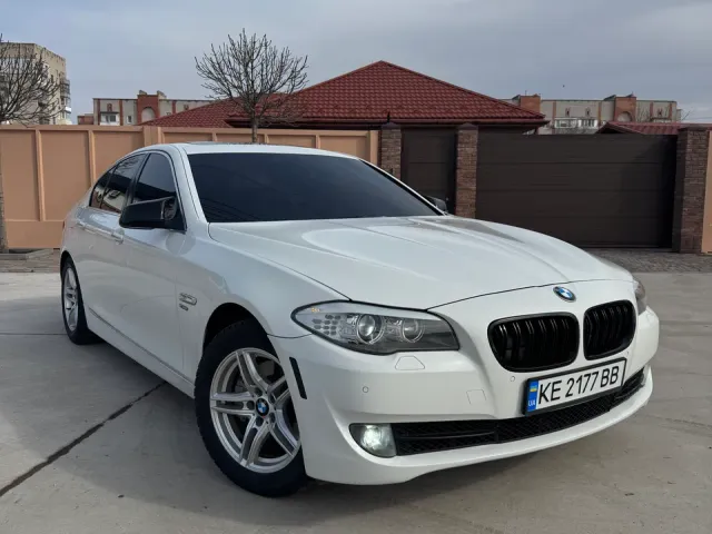 BMW 5 серії - фото 2