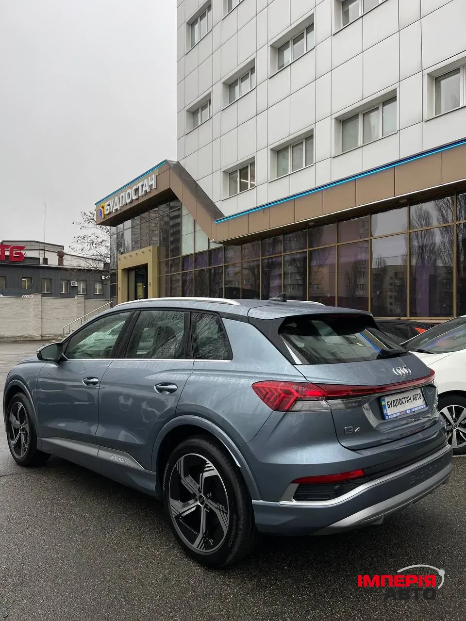 Audi Q4 e-tron - фото 12