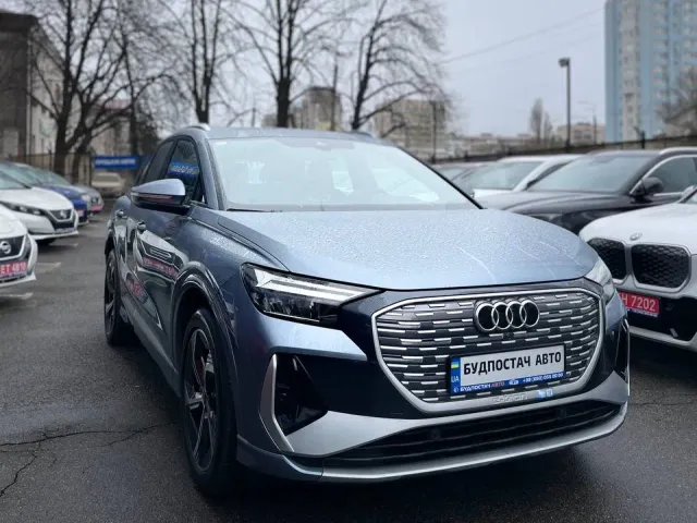 Audi Q4 e-tron - фото 2