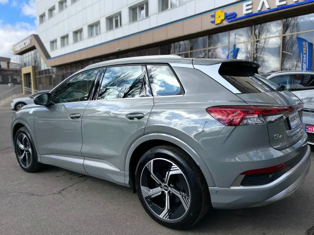 Audi Q4 e-tron - фото 4