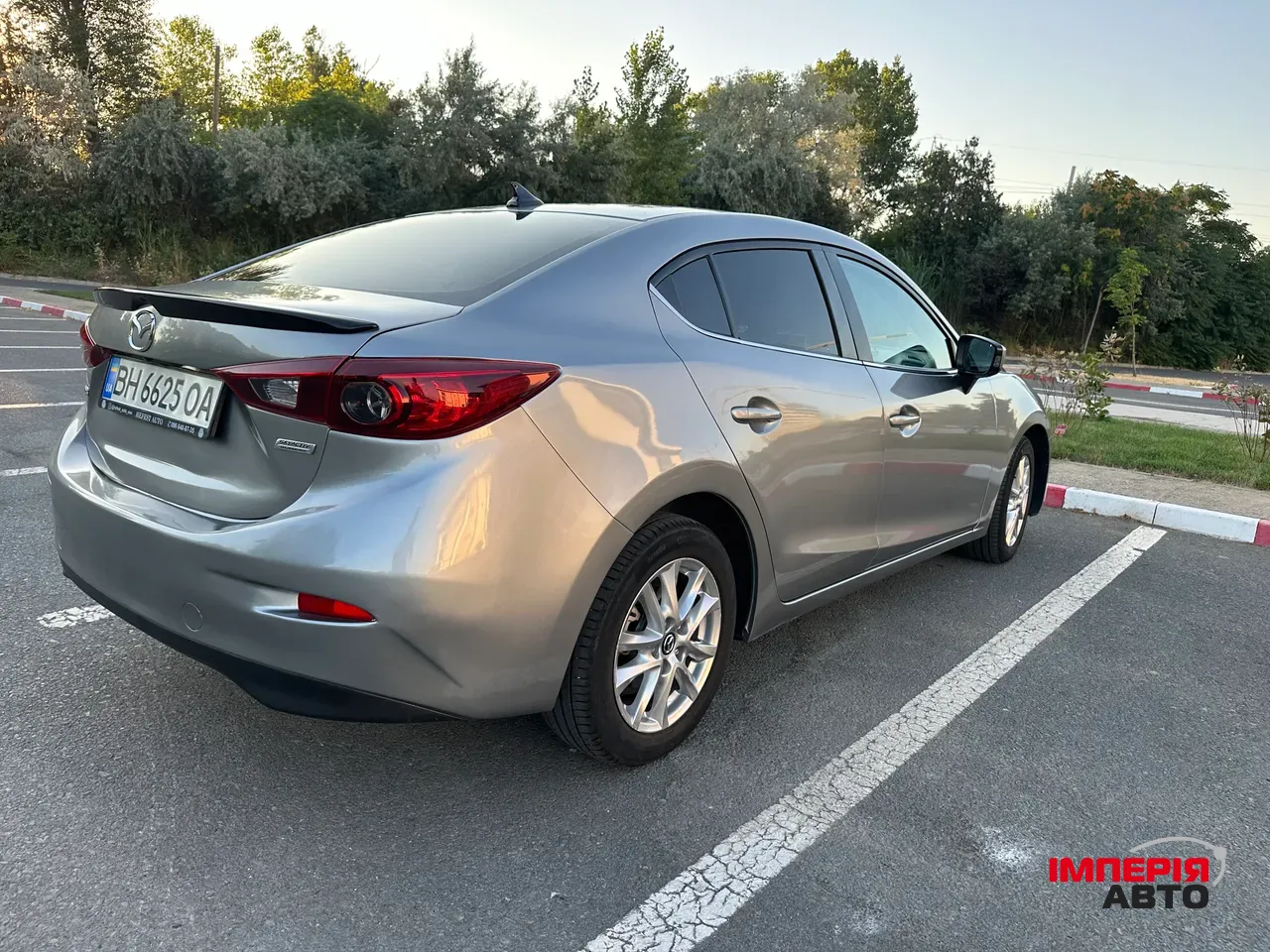 Mazda 3 - фото 6