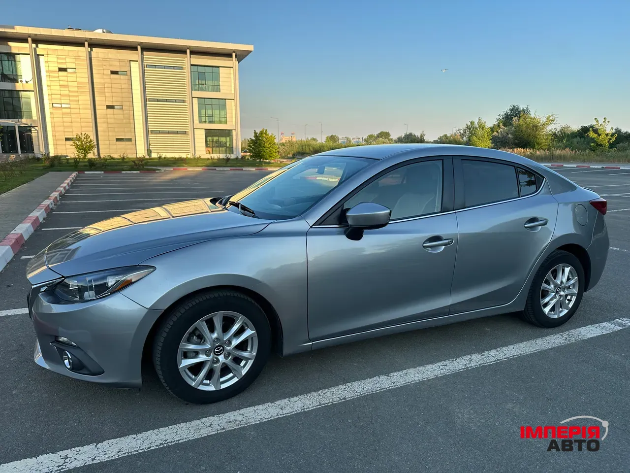 Mazda 3 - фото 4