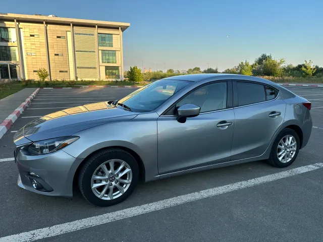 Mazda 3 - фото 4