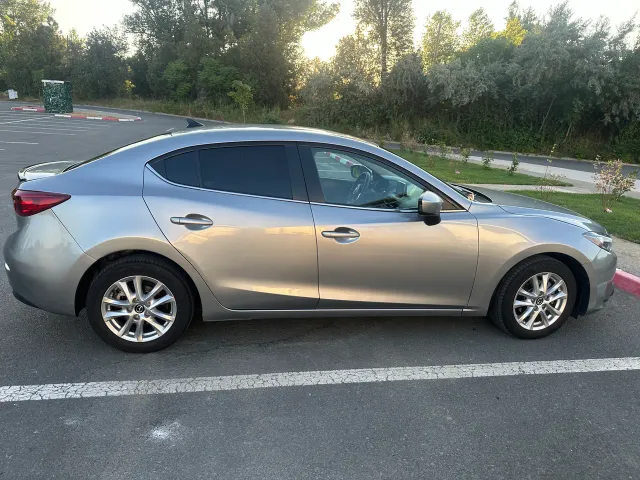 Mazda 3 - фото 5