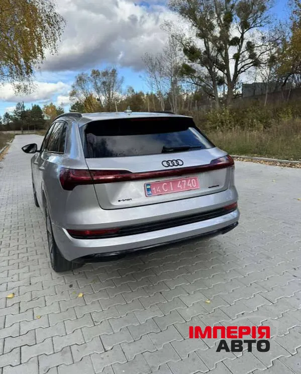 Audi e-tron - фото 4