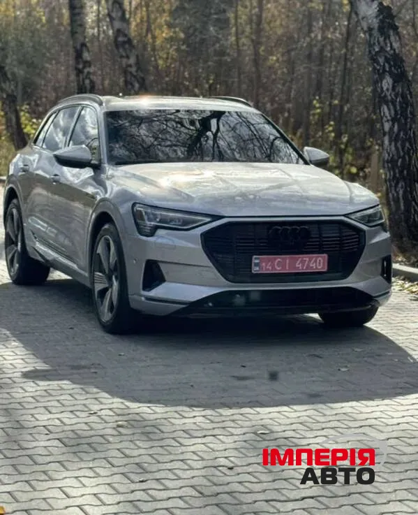 Audi e-tron - фото 3