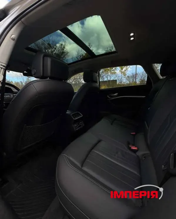 Audi e-tron - фото 8