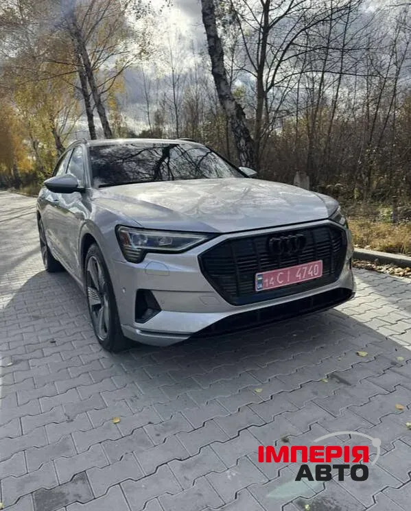 Audi e-tron - фото 2