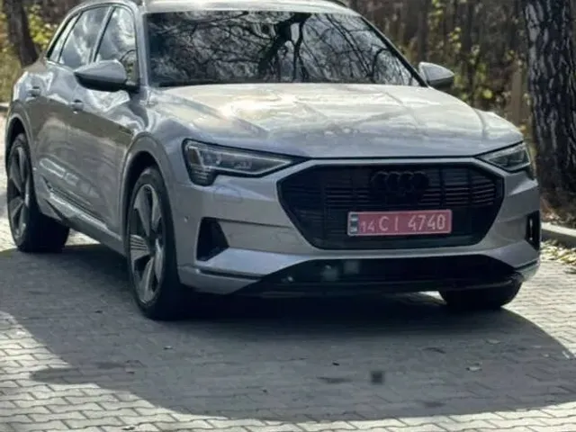 Audi e-tron - фото 3